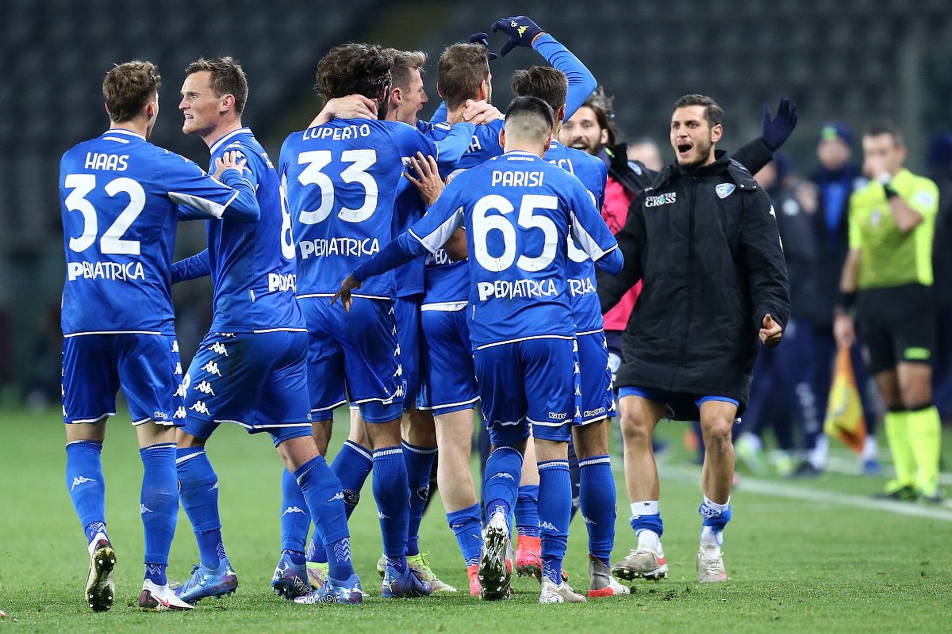 中扮演至关 中扮演至关